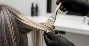 Adeus tintura de cabelo! Esta é a nova tendência para cobrir os cabelos brancos e parecer mais jovem