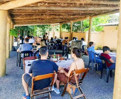 As mesas da Venda do Brilio, são ao ar livre