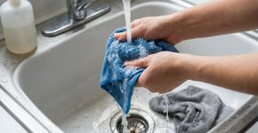 O pano de microfibra parece limpo, mas absorve cada vez menos: o produto usado na lavagem que pode atrapalhar sua função, segundo a Whirlpool