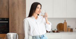 12 hábitos que estão desidratando o seu corpo sem que você perceba