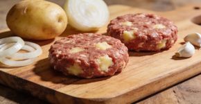 Adicione isso à carne moída em vez de ovos: Os hambúrgueres ficarão suculentos e não se desmancharão