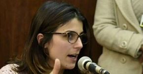 Deputada gaúcha busca humanizar a política através da amamentação