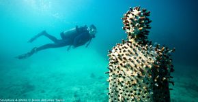 Museu no México alia arte a mergulho em mar do Caribe