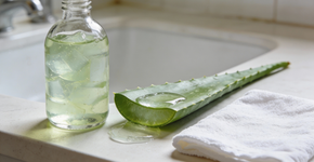 Nenhum produto de farmácia supera este limpador facial caseiro com aloe vera