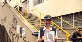 Revista que ajuda pessoas em situação de rua precisa de seu apoio