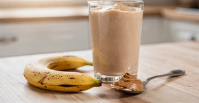 Nem açúcar refinado, nem achocolatado: essa é a melhor vitamina matinal para começar o dia, cremosa e nutritiva