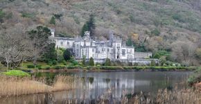 Kylemore Abbey, um castelo de conto de fadas em Galway, na Irlanda