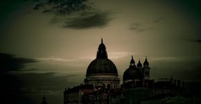 Fotógrafo retrata Veneza de forma sombria e misteriosa