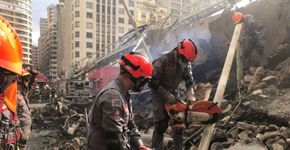 Bombeiros encontram corpo sob escombros de prédio que desabou