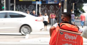 Conheça os celulares mais indicados para entregadores de aplicativo