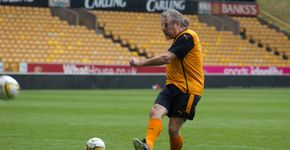 Entre a glória e o sofrimento, a paixão de Robert Plant pelo Wolverhampton