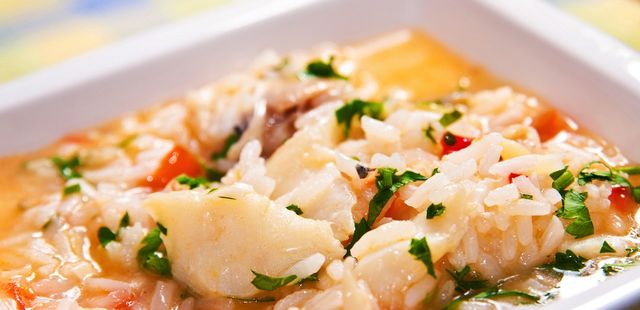 Receita do legítimo arroz com bacalhau português