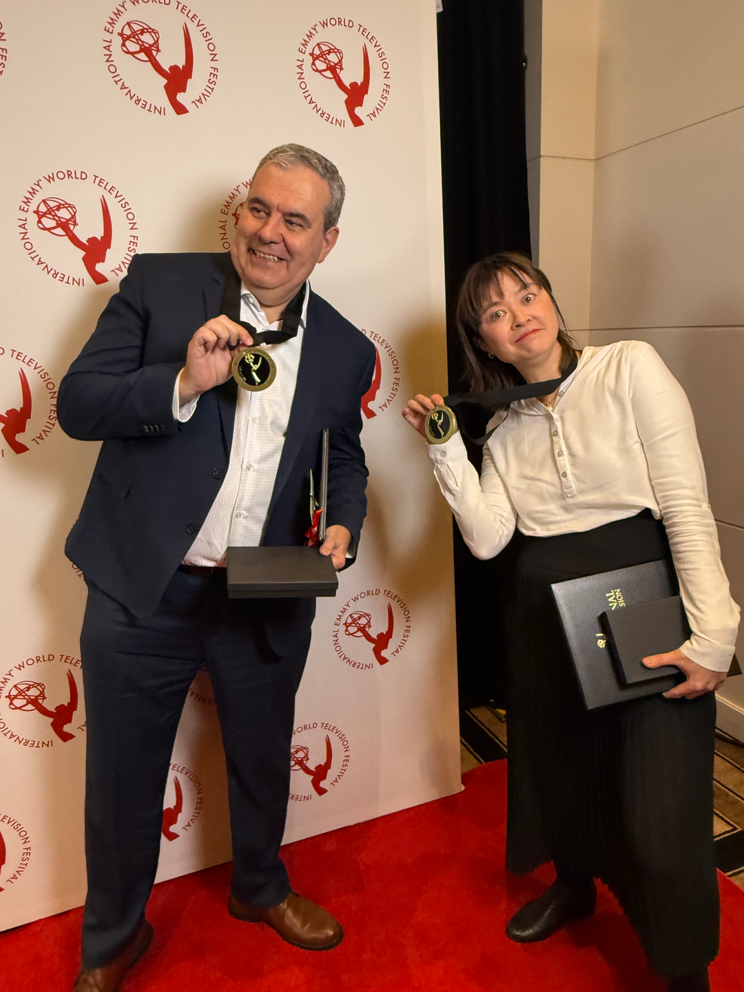 Reynaldo Marchesini (Flamma) e Luciana Eguti (Birdo) – EMMY