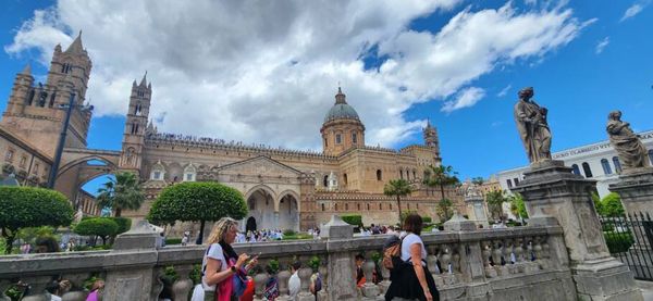 A Catedral de Palermo guarda os sarcófagos de reis normandos e do imperador Frederico II