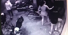 Mulheres espancam morador de rua no Distrito Federal