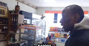 Morador de rua ganha bilhete de loteria “premiado”; confira sua reação