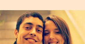 Estudante vende roupas para visitar namorado nos EUA