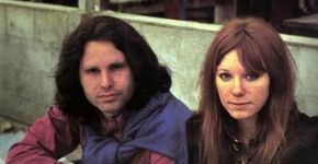 Fotografias registram momentos de Jim Morrison com Pamela Courson