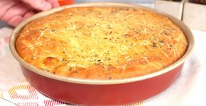 Torta cremosa de cebola com queijo: receita fácil que derrete na boca