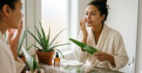 Como fazer um gel facial com babosa para renovar a pele e manter um aspecto saudável