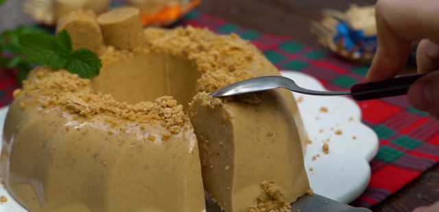 Pudim de paçoca não leva ovos e não precisa ir ao forno
