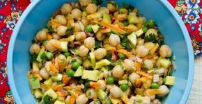 Cheia de benefícios: aprenda como fazer Salada de Grão de Bico
