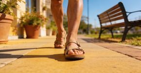 Melhores dicas de cuidados com os pés no verão para um conforto absoluto