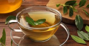 Chá de louro: 8 benefícios para a saúde e dicas de preparo