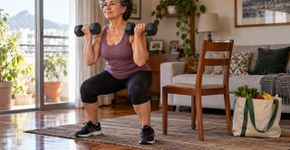 Como ganhar massa muscular depois dos 50 anos: um guia prático para mulheres que desejam fortalecer os músculos