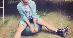 Artista gay sírio é acolhido por mãe solteira na Suécia