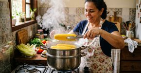Pare de ferver em água: essa é a maneira correta de cozinhar o milho para preservar seus nutrientes