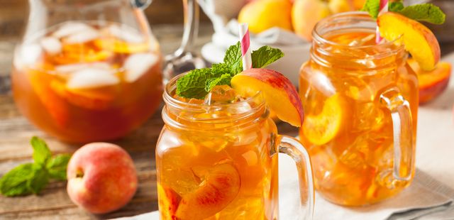 Chá gelado de pêssego: refrescante, natural e delicioso