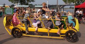 Transporte escolar sustentável e divertido