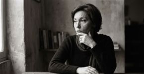 Clarice Lispector, escritora que traduzia sentimentos profundos: “Até cortar os próprios defeitos pode ser perigoso, a gente nunca sabe qual é o defeito que sustenta nosso edifício inteiro”
