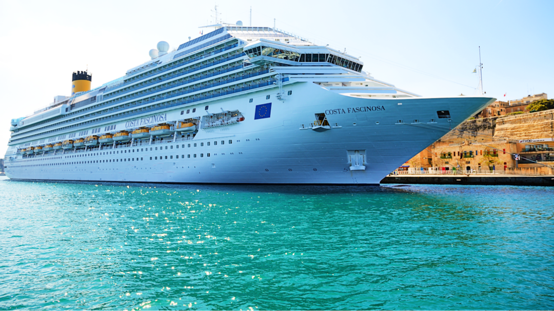 O navio Costa Fascinosa faz roteiros pelo Caribe