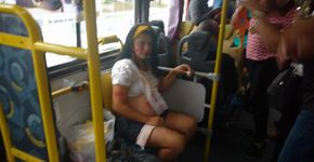 Mãe ganha chá de bebê surpresa em ônibus