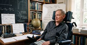 Stephen Hawking, físico renomado: “até quem acredita no destino olha para os dois lados antes de atravessar a rua para não sofrer um acidente bobo”