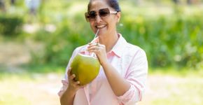 Água de coco emagrece? Veja 4 mitos e verdade sobre o consumo da bebida