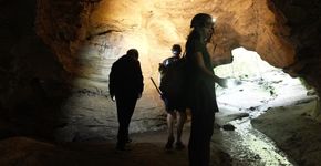 Ibitipoca revela grutas de quartzito entre trilhas, cachoeiras e mirantes