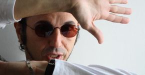 Zeca Baleiro lança dois CDs e um livro na Livraria da Vila de Moema