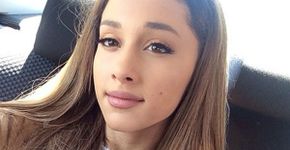 Ariana Grande fica platinada e mostra resultado na web