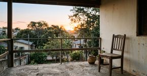 A psicologia nos diz que a parte mais solitária de envelhecer não é estar sozinho, mas perceber que algumas amizades desaparecem assim que você para de cuidar delas, e entender que elas nunca foram baseadas no cuidado mútuo, mas na sua disposição de fazer todo o trabalho emocional