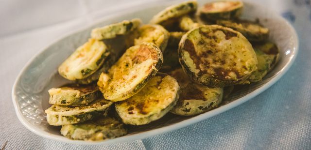 Abobrinhas crocantes e selvagens na airfryer