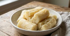O que fazer para amaciar a mandioca e deixá la bem macia durante o preparo