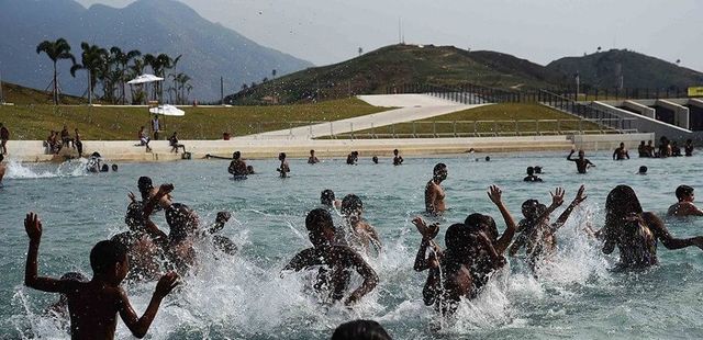 Calor no Rio? Praias, cachoeiras, piscinões e mais rolés 0800!