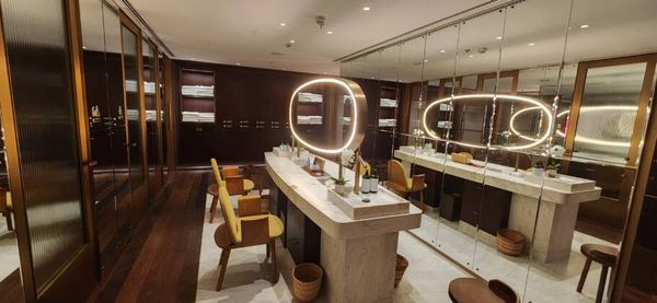 Vestiário masculino da área termal do Asaya Spa by Guerlain
