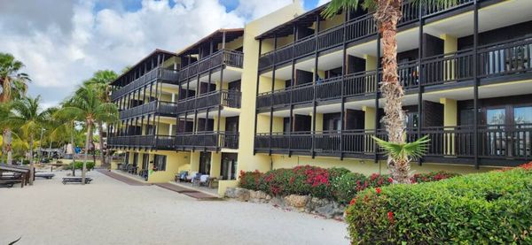 Vista dos quartos do Lions Dive Beach Resort