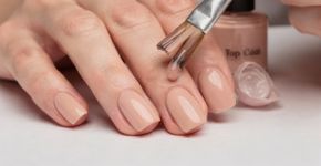 Melhor truque para o esmalte durar mais sem descascar nas pontas