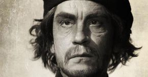 Ator John Malkovich encarna pessoas famosas para exposição