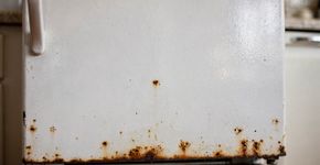 7 passos para remover ferrugem da porta da geladeira